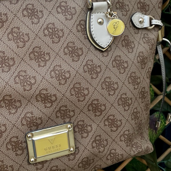 Large Tan/Neutral Guess Bag - Picture 2 of 5